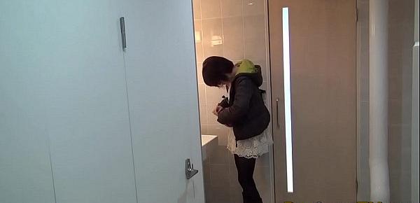  Japan teens filmed peeing